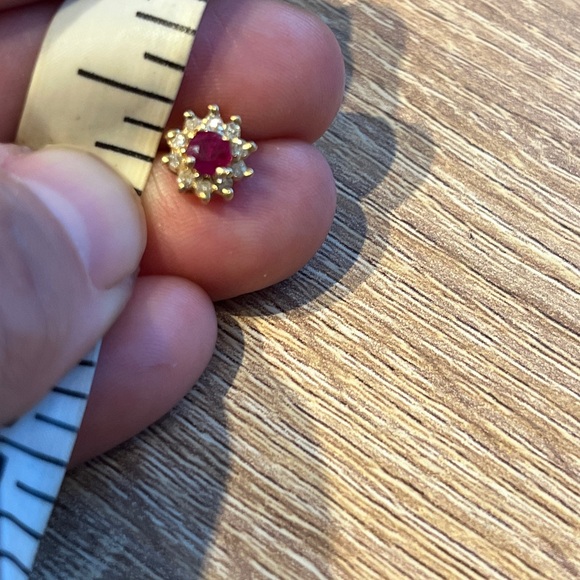 14k Gold ruby and diamond Stud Earrings - Picture 5 of 7